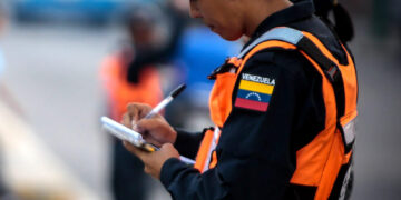 Vehículo de carga volcó en Boconó 