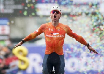 Van der Poel hace historia con el octavo título mundial, Felipe Orts sèptimo
