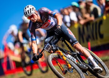 Van der Poel hace historia con el octavo título mundial, Felipe Orts sèptimo