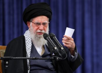 Trump anuncia la muerte del ayatolá Jameneí y llama al pueblo iraní a «recuperar» su país