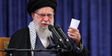 Trump anuncia la muerte del ayatolá Jameneí y llama al pueblo iraní a «recuperar» su país