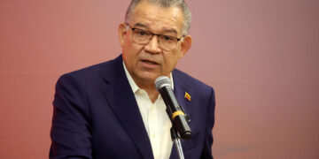 Irrupción de Enrique Márquez en EEUU impulsa democratización de Venezuela, según expertos