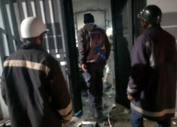 Bomberos acudieron al incendio de una vivienda en La Sabanita