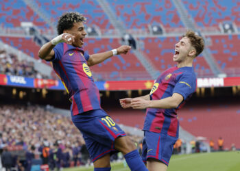 4-1. Lamine Yamal, con su primer triplete, lidera el paso adelante del Barcelona