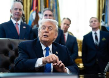 Trump sugiere «juntar» al chavismo y a la oposición para la transición en Venezuela
