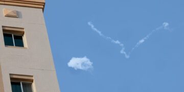 Irán dice haber atacado bases estadounidenses en Catar, EAU, Baréin y Kuwait