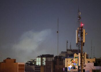 El ataque a Irán se salda con más de 200 víctimas y ‘señales’ de que Jameneí ha muerto