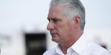 Cuba advierte a aerolíneas que este lunes se queda sin combustible para aviones