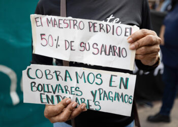 Sindicatos exigen respeto a los derechos laborales y aumentos de salarios ante el Ministerio del Trabajo