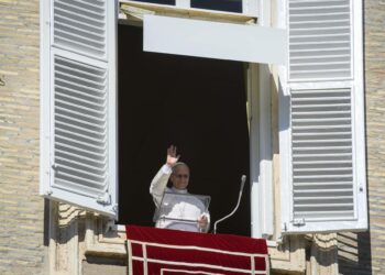 El papa dice que las víctimas civiles en las guerras «violan la moral y la ley»