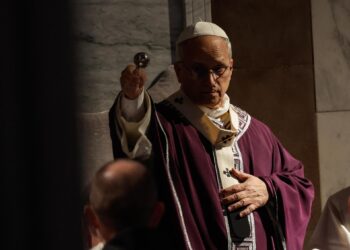 León XIV procesiona en Roma en el primer Miércoles de Ceniza de su pontificado