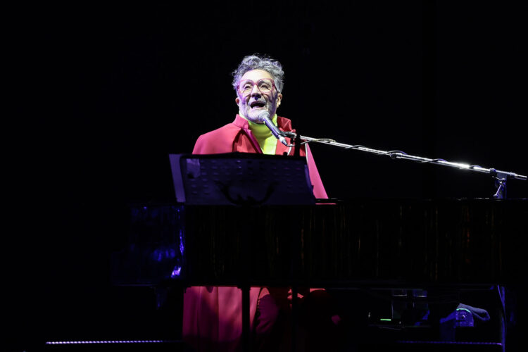Foto del pasado 18 de enero del cantante argentino Fito Páez en concierto en la Plaza de la Constitución, en Ciudad de México (México). EFE/ José Méndez