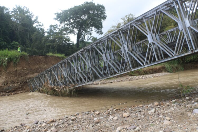 Gobierno de Mérida desplegó plan de emergencia para recuperar paso en el río Guaruríes 