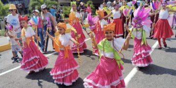 Incaet derrochó talento en el  desfile de Carnaval “Plan Reír 2026”