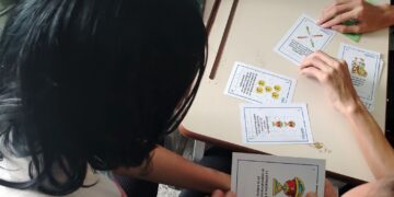 Medianálisis juega Cotejado con ciegos y adultos mayores para combatir la desinformación