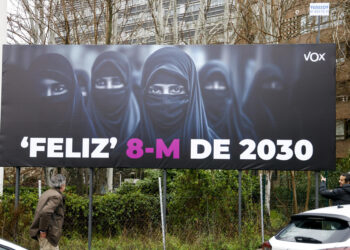 El Congreso español debate la propuesta de la ultraderecha de vetar los burkas en público