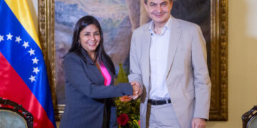 Zapatero está en Caracas para el programa para la paz y se reunirá con Delcy Rodríguez