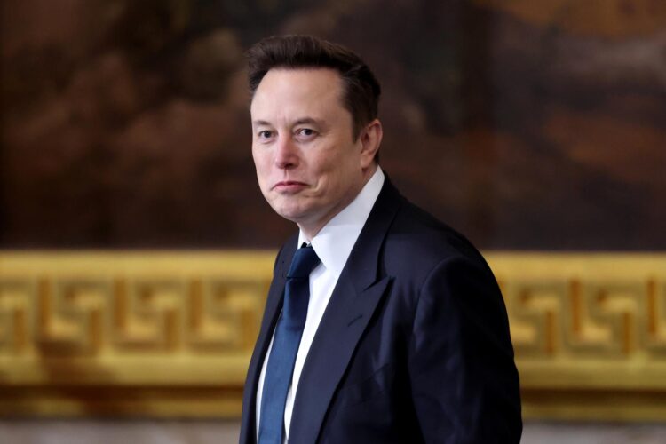 Elon Musk llega para la ceremonia de inauguración antes de que Donald Trump jure como el 47º presidente de EE.UU. en la Rotonda del Capitolio de EE.UU. en Washington, DC, EE.UU., 20 de enero de 2025. EFE/EPA/KEVIN LAMARQUE / POOL