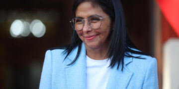 Delcy Rodríguez dice que habrá elecciones «libres y justas» en Venezuela pero no da plazos