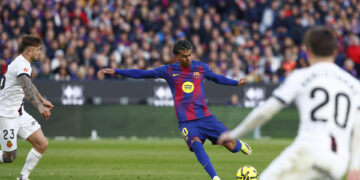 Barcelona o Real Madrid, una Liga en un punto, 14 compromisos y un ‘clásico’ en mayo