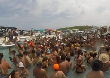 “Tangana” que usaron turistas en Carnaval asfixia a corales y manglares de Morrocoy