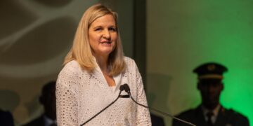 La presidenta del COI pide «mantener el deporte como un territorio neutral»