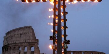 Primera Semana Santa de León XIV: viacrucis en Coliseo pero sin Jueves Santo en la cárcel