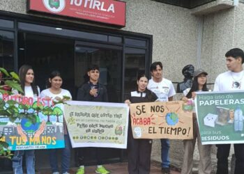 Estudiantes del Iutirla Valera impulsan conciencia ecológica en La Beatriz con pancartazo