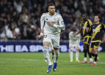 2-1. Mbappé calma los nervios en el minuto 100