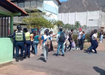 Al menos 36 liceístas de Mérida afectados por presunta intoxicación