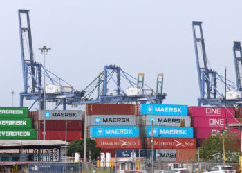 Gobierno de Panamá toma control de dos puertos tras anulación de concesión a empresa china