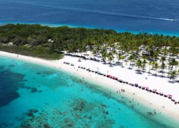 Activan aplicación para controlar turismo en Parque Nacional Morrocoy tras denuncias de daños ambientales