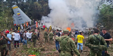 Accidente de avión militar colombiano deja 66 muertos, 57 heridos y cuatro desaparecidos