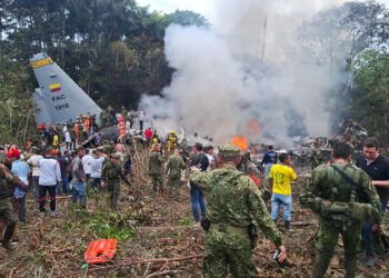 Un número indeterminado de muertos y 83 heridos en accidente de avión militar colombiano