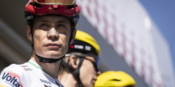 Vingegaard impone su jerarquía en la Volta