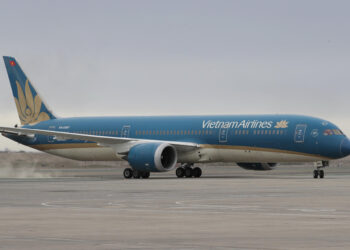 Vietnam Airlines planea suspender más de 20 rutas nacionales ante escasez de combustible