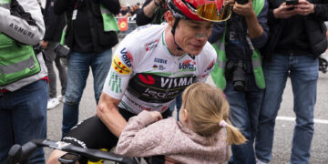 Vingegaard sigue los pasos de Pogacar en una Volta que refuerza al equipo de Iniesta