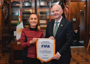 Sheinbaum se reúne con Infantino y dice que «todo va a salir maravilloso» en el Mundial