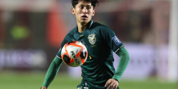 Bolivia se enfrenta a Surinam en partido de vida o muerte para su sueño mundialista