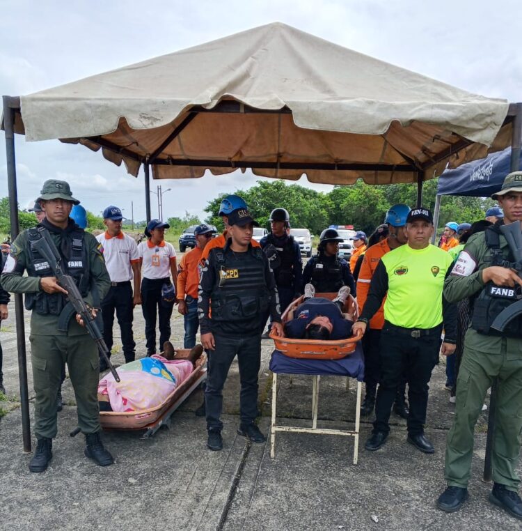 Representantes de diversos organismos de seguridad se hicieron presentes en el simulacro de Tsunami.