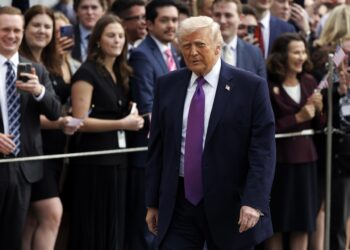 Trump dice que la guerra contra Irán «está ganada» pero sugiere que continuará la ofensiva