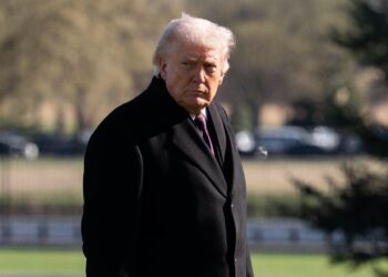 Trump dice que no le importa que Cuba reciba petróleo ruso: «Tienen que sobrevivir»