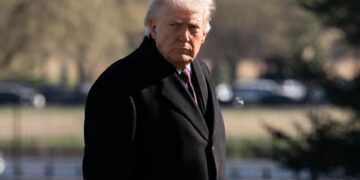 Trump dice que no le importa que Cuba reciba petróleo ruso: «Tienen que sobrevivir»