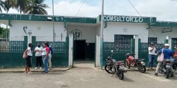 Alarma por intoxicaciones en escuelas de La Ceiba: suspenden clases y exigen investigación
