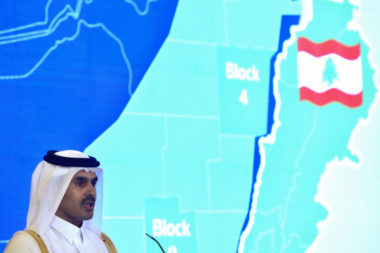 - Fotografía de archivo del ministro de Energía de Catar y presidente de Qatar Petroleum, Saad Sherida al-Kabi. El Gobierno de Catar declaró la cláusula de "fuerza mayor" en los contratos de la petrolera estatal QatarEnergy y varios países -China, Corea del Sur, Italia y Bélgica- por el ataque iraní a la planta de Ras Laffan que afectará a su capacidad de exportación a largo plazo. Al-Kabi aseguró que los ataques con misiles iraníes del pasado 18 y 19 de marzo han causado una pérdida estimada en 20.000 millones de dólares en ingresos anuales y han provocado daños que tardarán entre tres y cinco años en repararse. EFE/ Wael Hamzeh