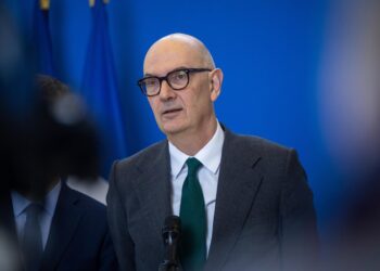 Francia reúne G7 excepcional de Finanzas, Energía y Bancos Centrales por crisis en O.Medio