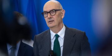 Francia reúne G7 excepcional de Finanzas, Energía y Bancos Centrales por crisis en O.Medio