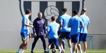 Flick aparca hablar sobre su renovación, pero desvela que se retirará en el Barça