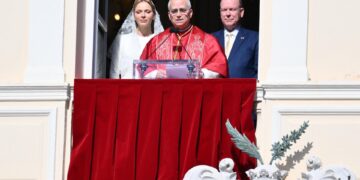 El papa denuncia la ostentación de fuerza y la prevaricación que amenazan la paz