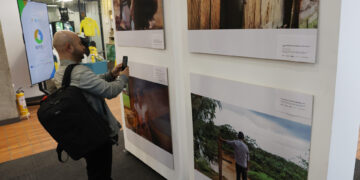 Más de 170.000 personas viven confinadas en Colombia por la violencia de grupos ilegales